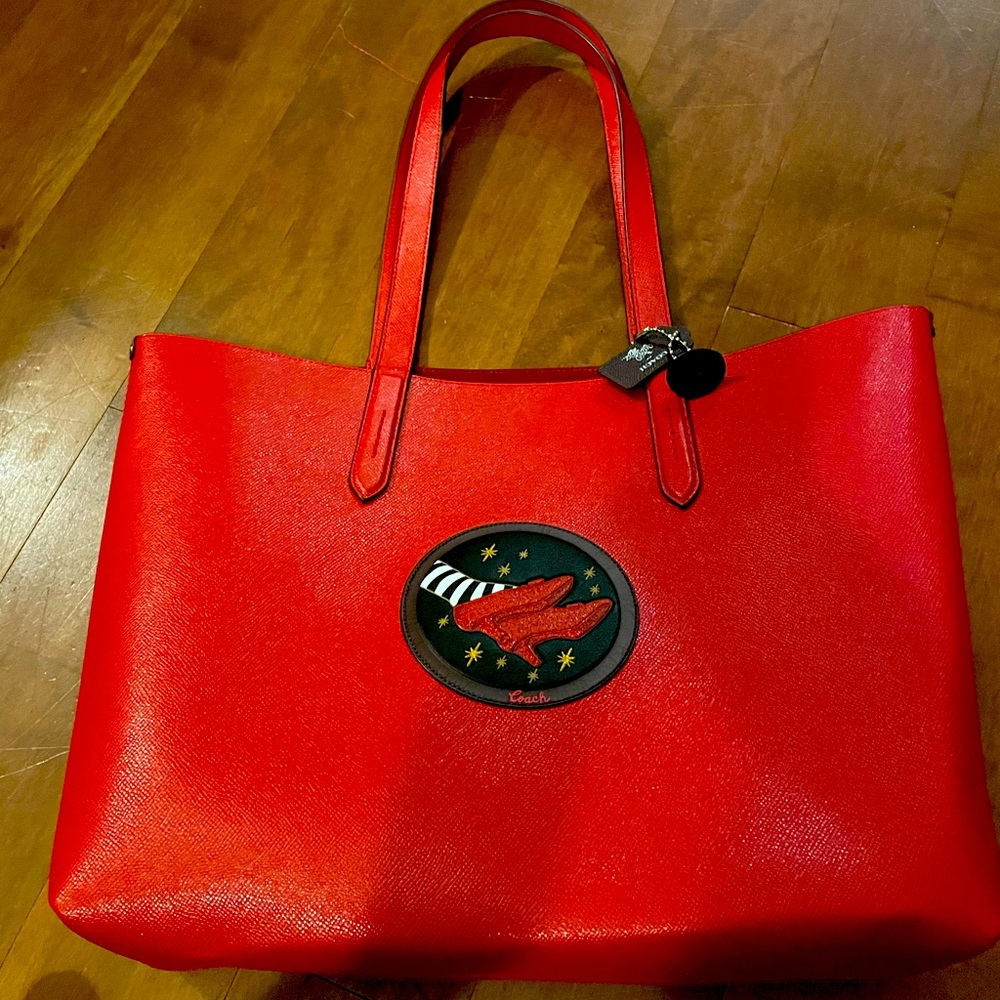 Collectors Edition Ruby Red Coach Wizard of Oz Tote